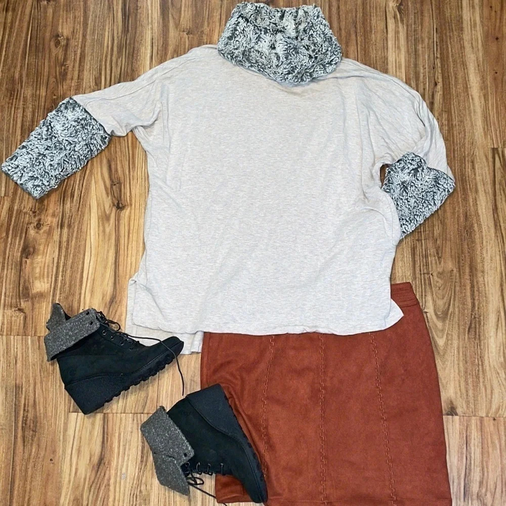 Capote women’s medium Sweater Tunic Tan beige gray Faux Fur Cowl neck Stella